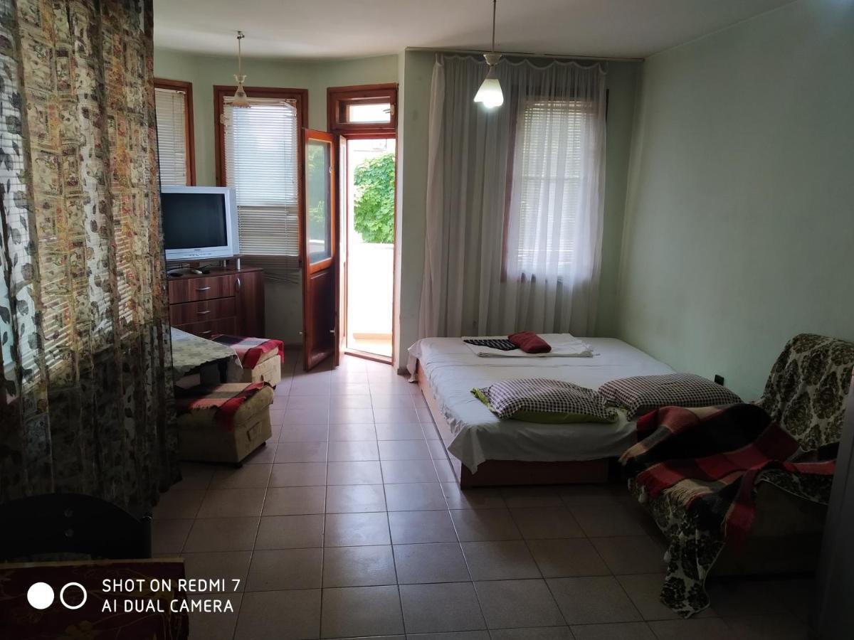 Apartment Center Varna Esterno foto